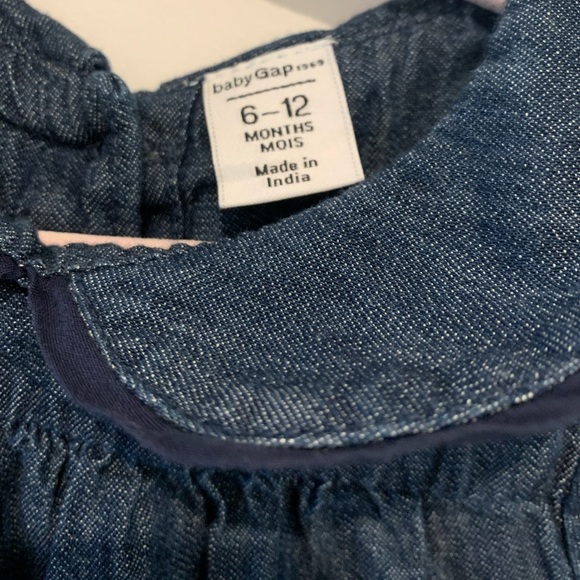 Gap Denim shirt with buttons down the back. Size 6-12 months. - Picture 3 of 3